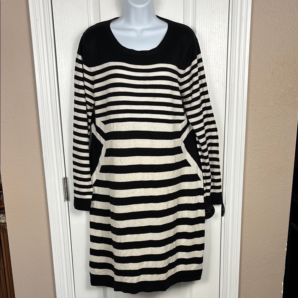 Calvin Klein Women's‎ Knit Long Sleeve Black and White Striped Dress Size XL